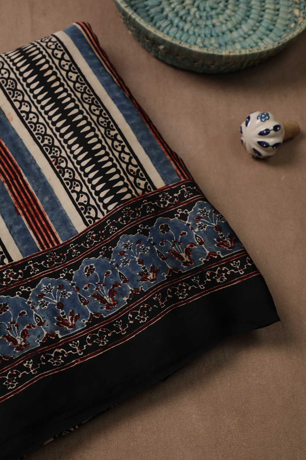 Ajrak Saree - Matkatus 