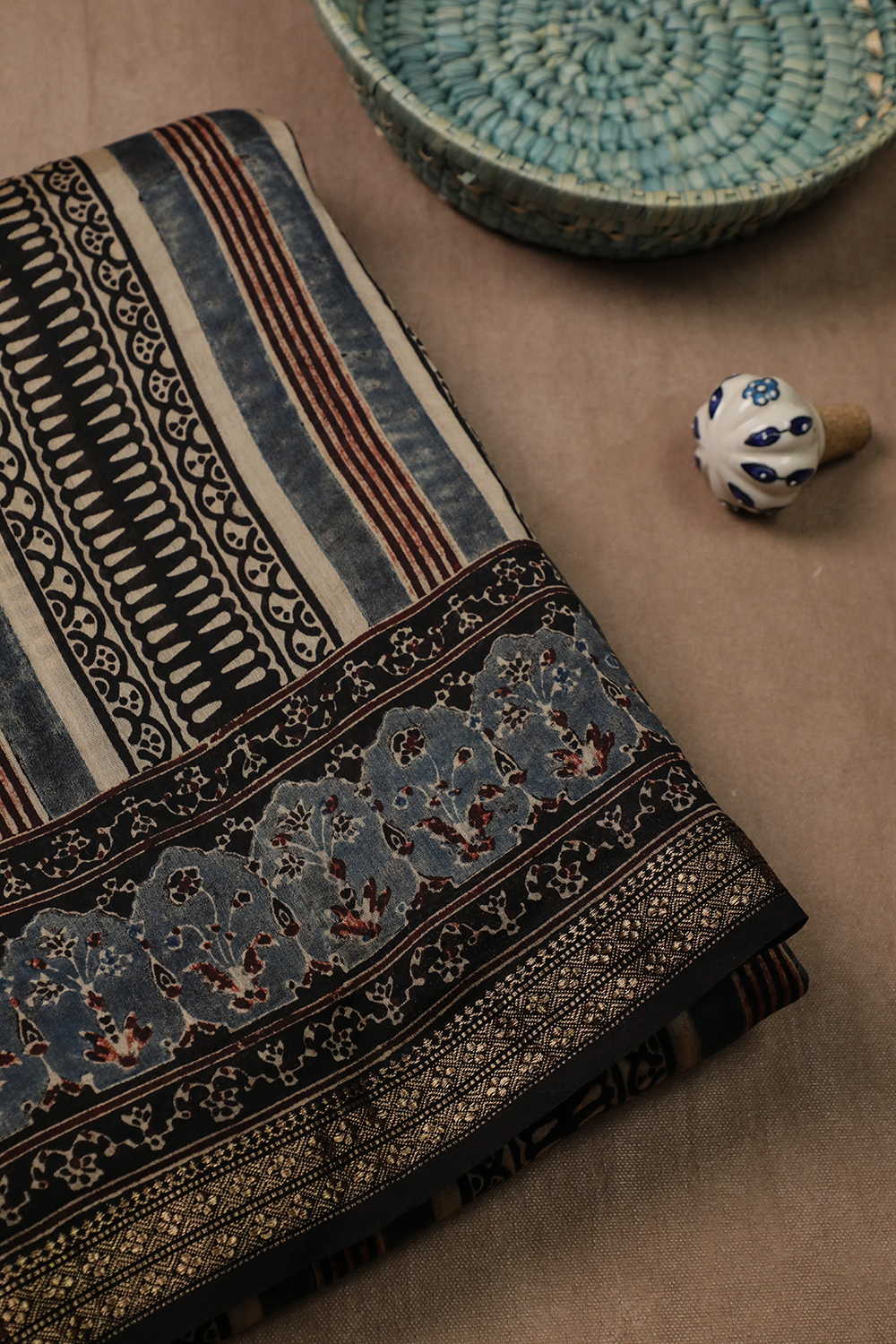 Ajrak Saree - Matkatus 