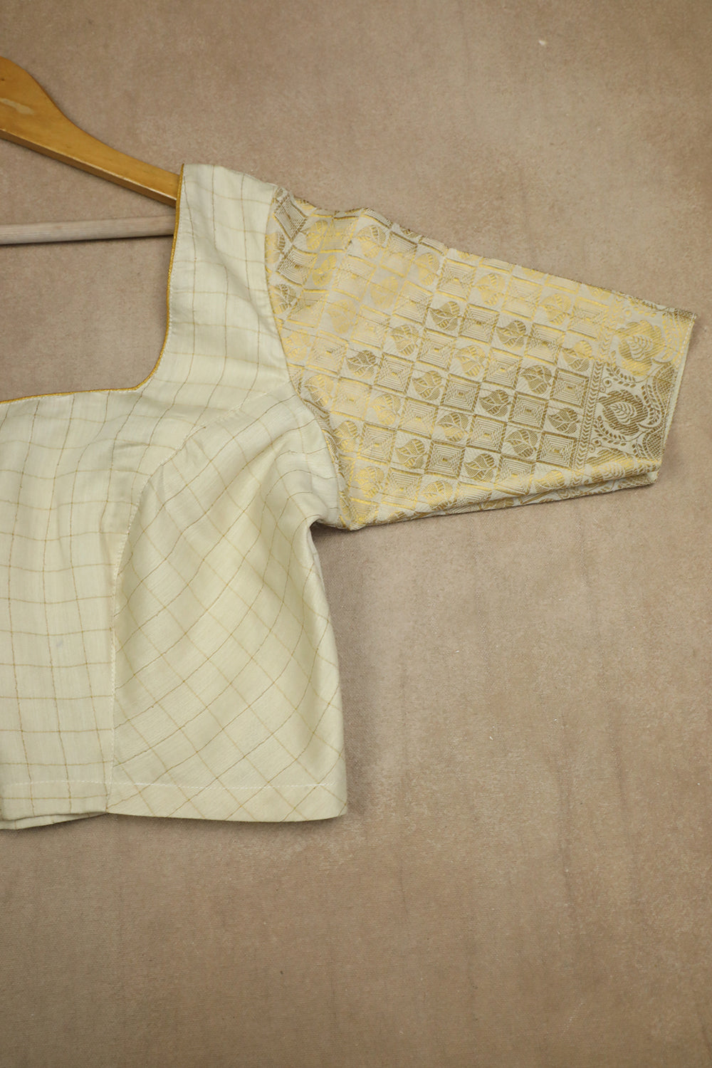 Stitched blouse - Matkatus