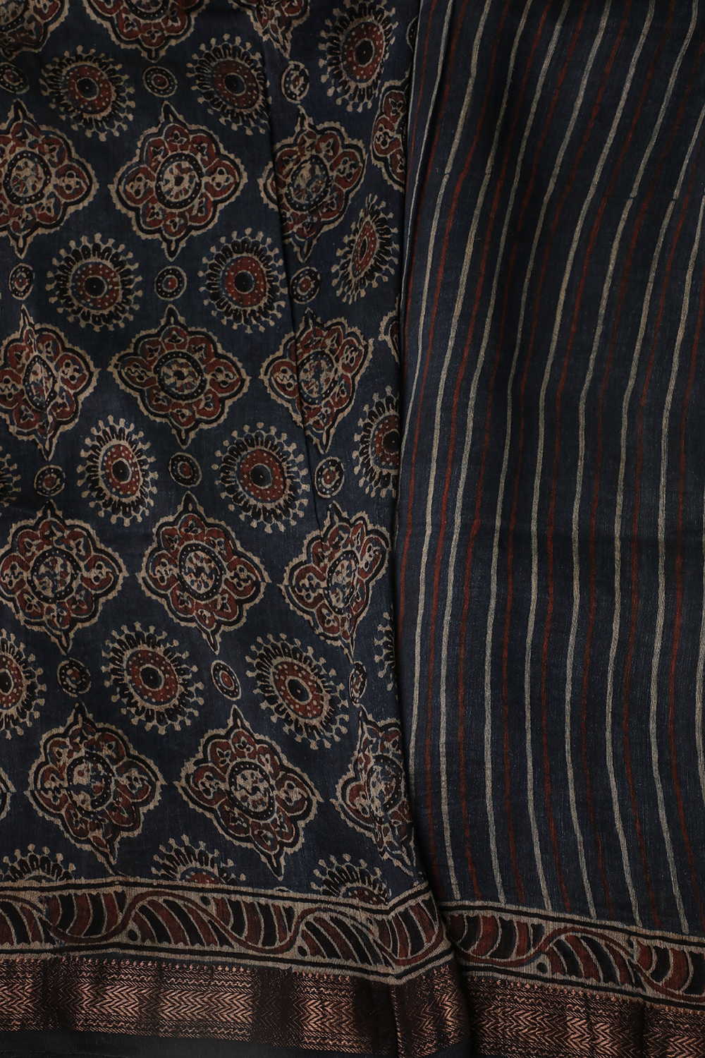 Ajrak Saree - Matkatus 