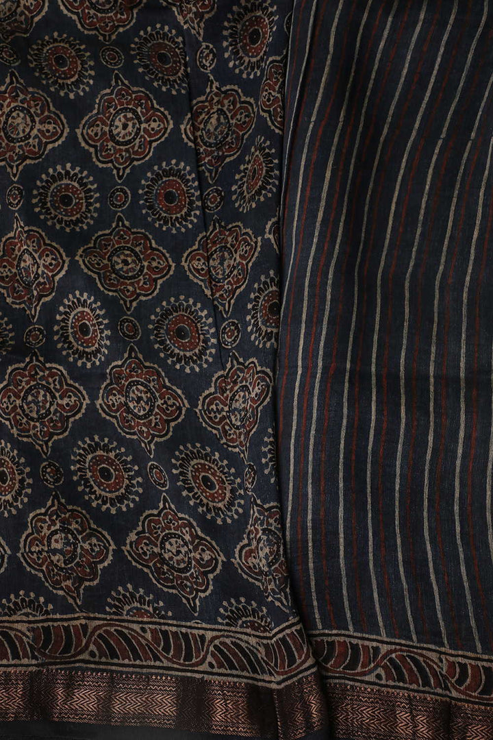 Ajrak Saree - Matkatus 