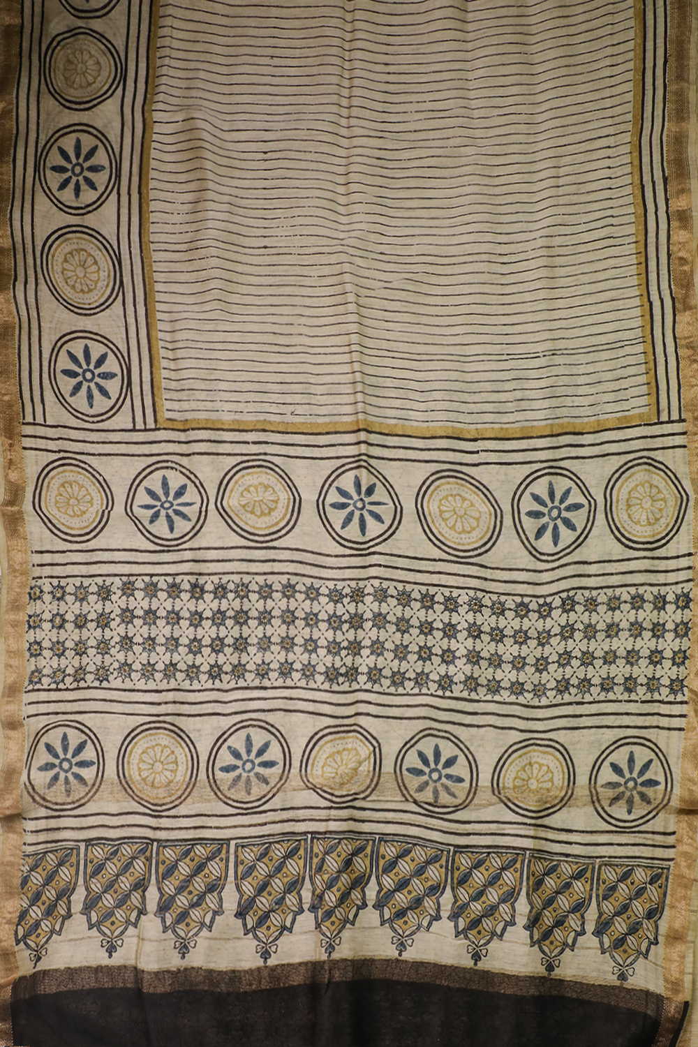 Ajrak Print Sarees - Matkatus 