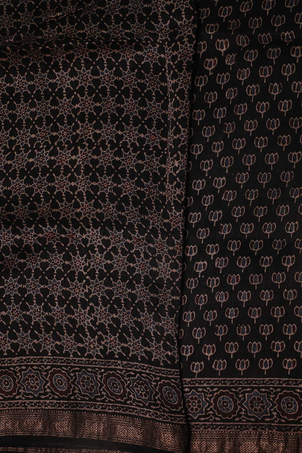 Ajrak Saree - Matkatus 