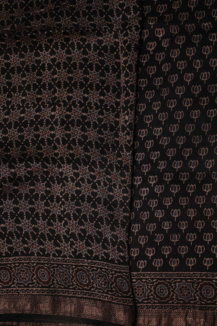 Ajrak Saree - Matkatus 