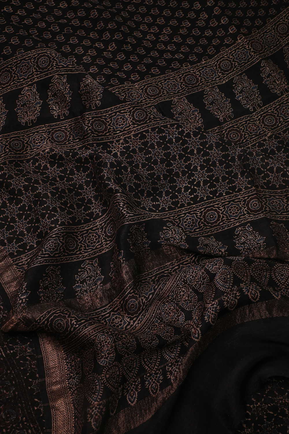 Ajrak Print Sarees - Matkatus 