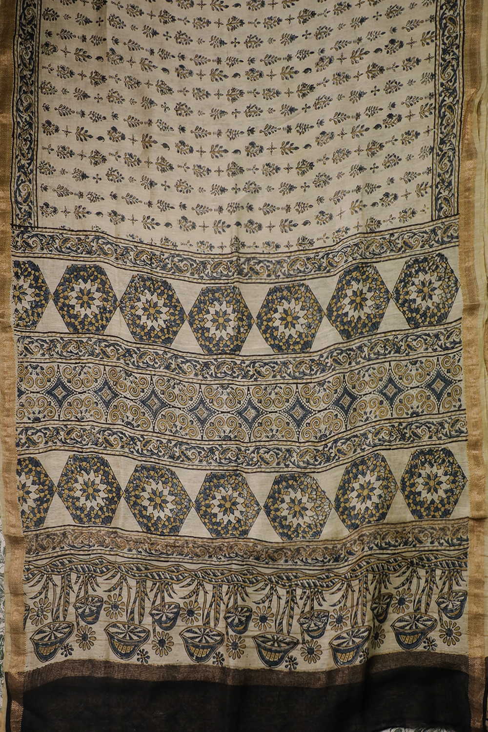 Ajrak Saree - Matkatus 