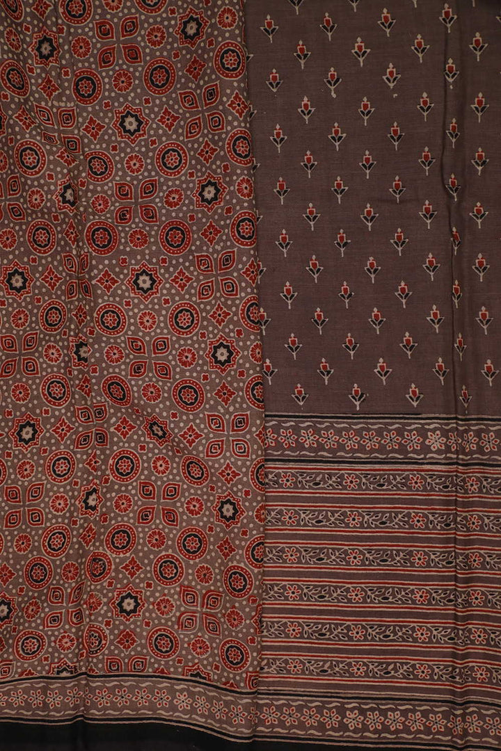 Mul Mul Ajrak Sarees - Matkatus 
