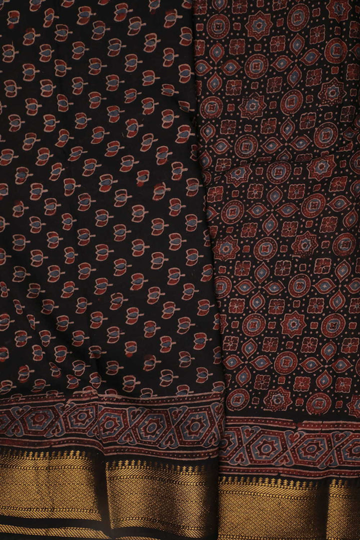 Mul Mul Ajrak Sarees - Matkatus 