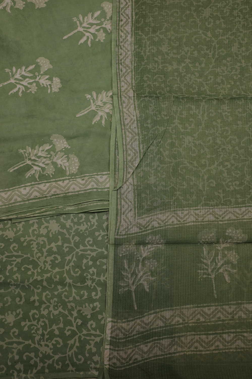 Unstitched Suits - Matkatus 