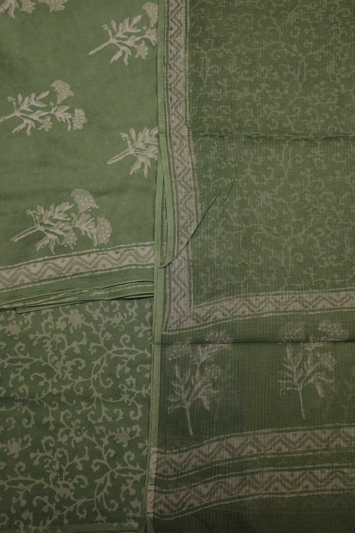 Unstitched Suits - Matkatus 