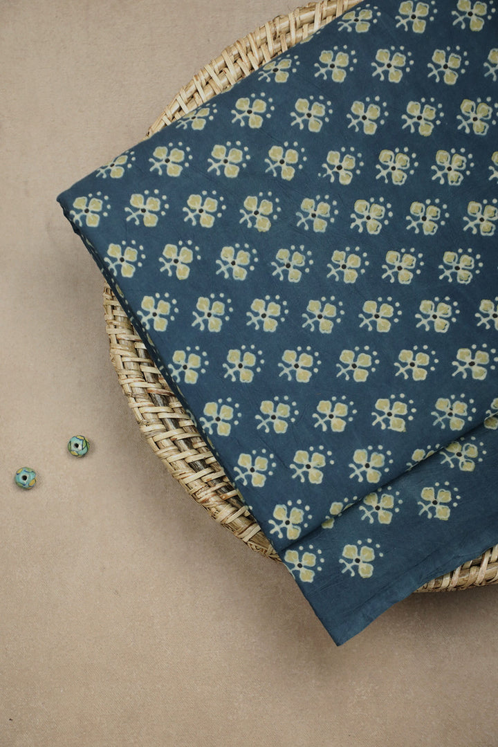 Ajrak Print Fabric-Matkatus