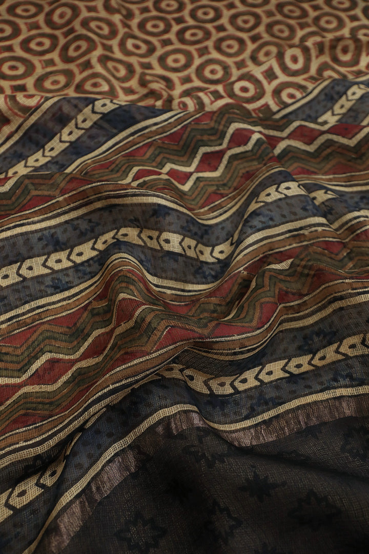 Sarees - Matkatus