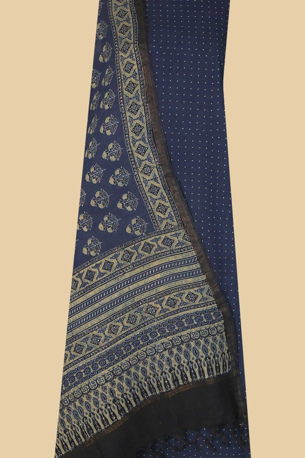 Top & Dupatta - Matkatus 