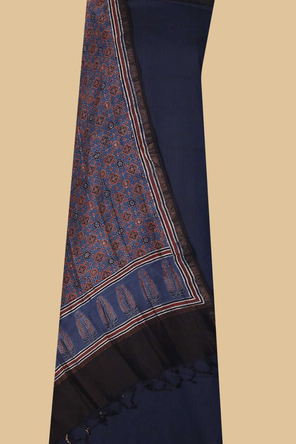 Top & Dupatta - Matkatus 