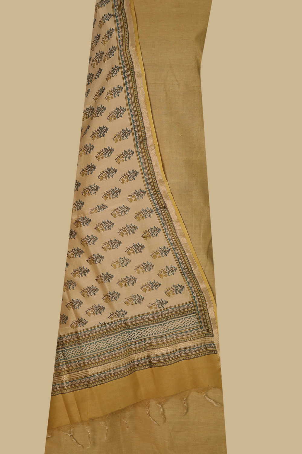 Top & Dupatta - Matkatus 