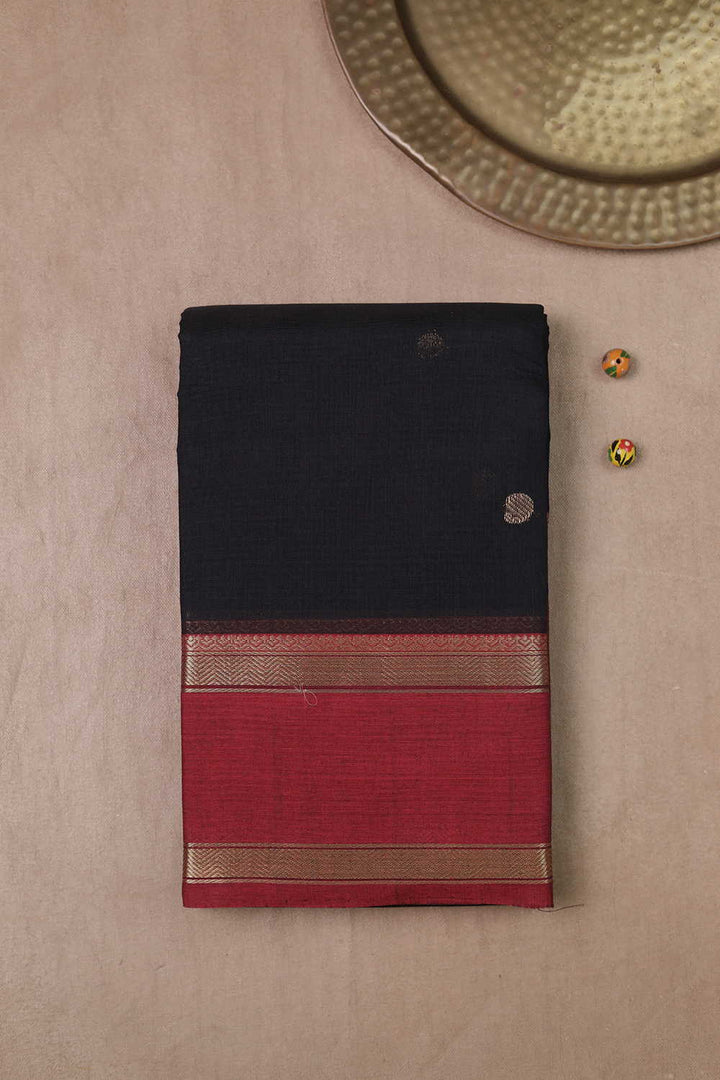 Sarees - Matkatus 