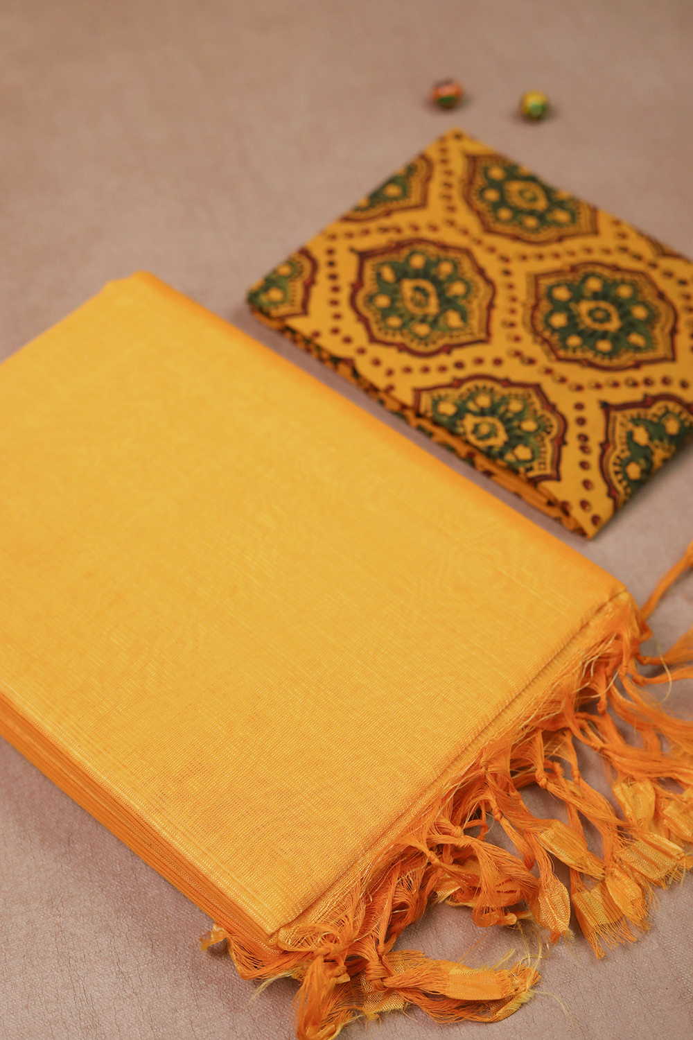 Saree with Blouse - Matkatus 