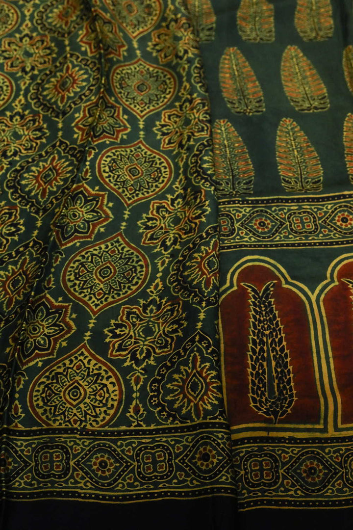 Ajrak Sarees-Matkatus 