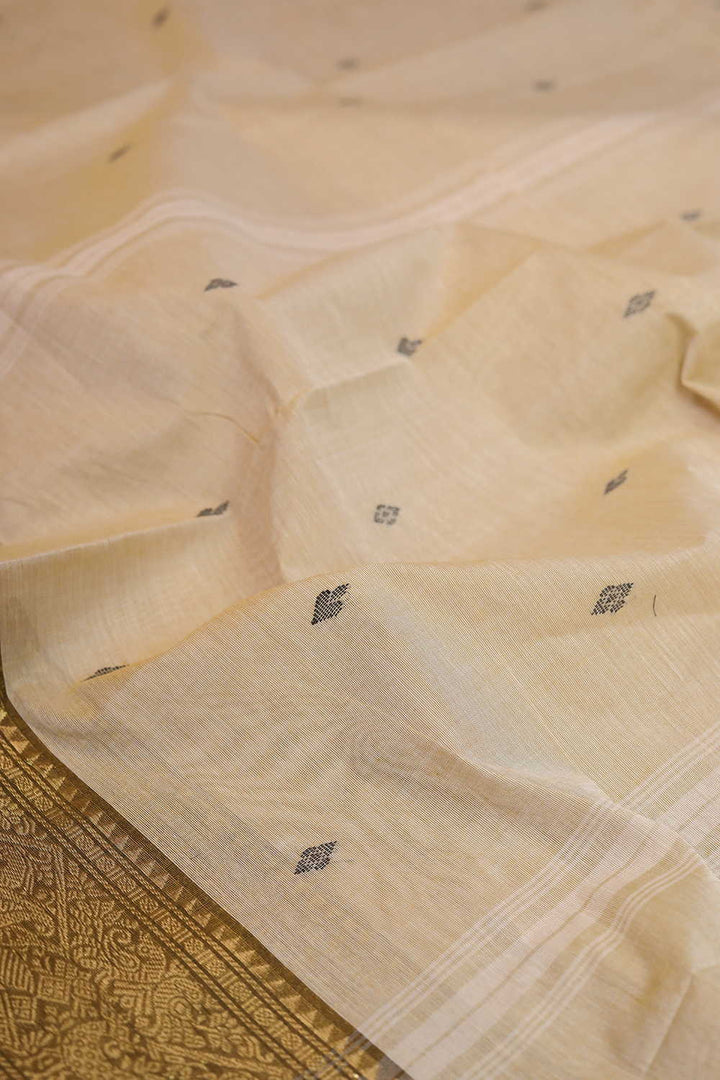 Sarees - Matkatus 