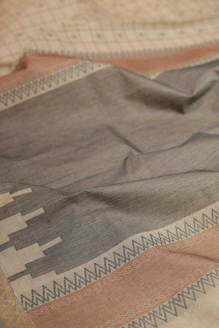 Sarees - Matkatus 