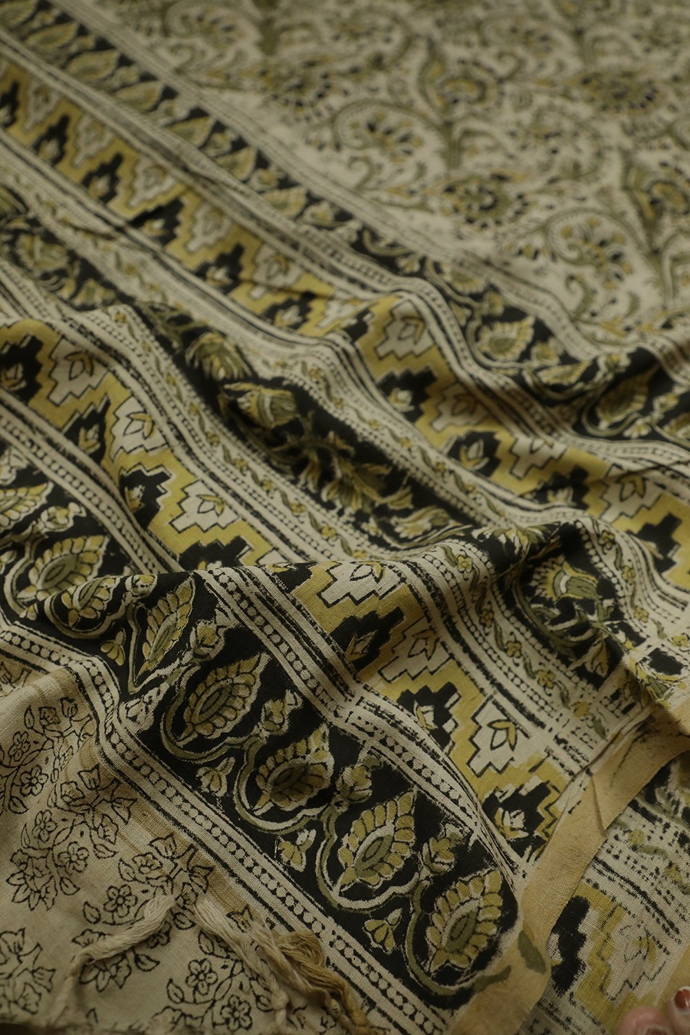 Printed Dupattas - Matkatus