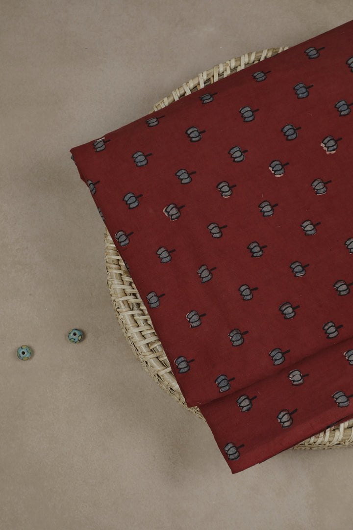 Ajrakh Fabrics - Matkatus