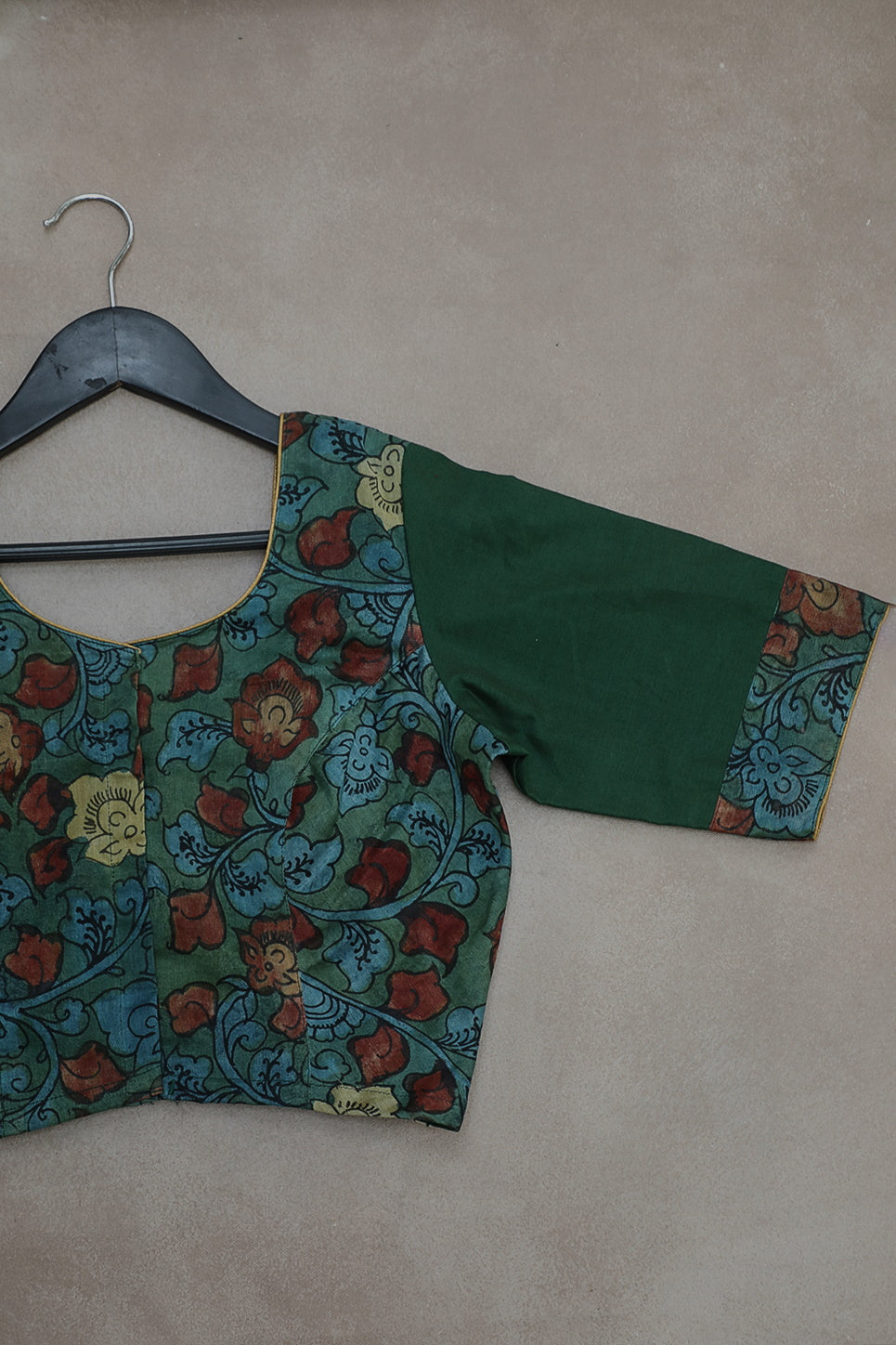 Hand crafted blouse - Matkatus