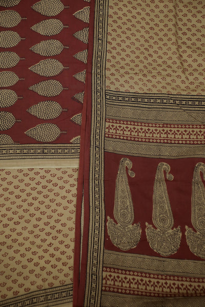 Unstitched Suits - Matkatus