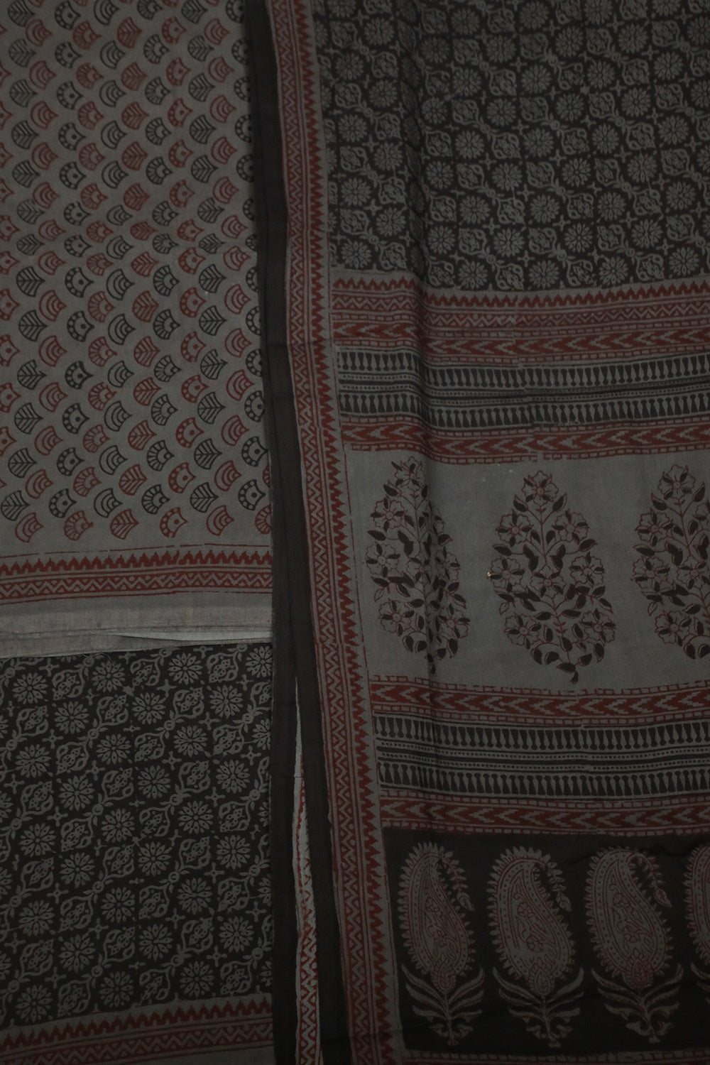 Unstitched Suits - Matkatus